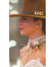 Load image into Gallery viewer, Collar Gargantilla de plumas para novia. Accesorios de Novia Boho Chic. Envio gratuito!