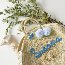 Load image into Gallery viewer, Capazos Playa Niña Personalizado. Regalos niña Comunión. Modelo Caracola.