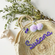 Load image into Gallery viewer, Capazos Playa Niña Personalizado. Regalos niña Comunión. Modelo Caracola.