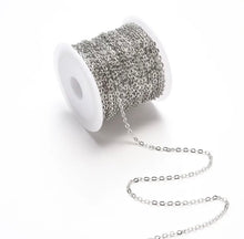 Cargar imagen en el visor de la galería, Tocado de Novia Boho Chic. Tiaras Joya. Modelo Claudia. Envio gratuito!