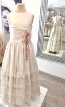 Load image into Gallery viewer, OUTLET VESTIDO LARGO COMUNIÓN. MODELO CORA.