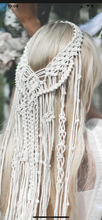 Cargar imagen en el visor de la galería, Tocado/Velo  Novia Boho Chic. Tocado Boho Etnico con macramé. Envio gratuito!