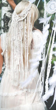 Cargar imagen en el visor de la galería, Tocado/Velo  Novia Boho Chic. Tocado Boho Etnico con macramé. Envio gratuito!