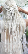 Cargar imagen en el visor de la galería, Tocado/Velo  Novia Boho Chic. Tocado Boho Etnico con macramé. Envio gratuito!