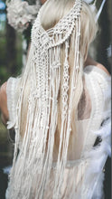 Cargar imagen en el visor de la galería, Tocado/Velo  Novia Boho Chic. Tocado Boho Etnico con macramé. Envio gratuito!