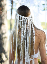 Cargar imagen en el visor de la galería, Tocado/Velo  Novia Boho Chic. Tocado Boho Etnico con macramé. Envio gratuito!
