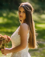 Cargar imagen en el visor de la galería, Tocado de Novia Boho Chic. Tiaras Joya. Modelo Claudia. Envio gratuito!