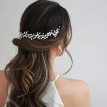 Load image into Gallery viewer, Tocado Novia Bohemio. Tiaras Joya. Modelo Fiama. Envio gratuito!