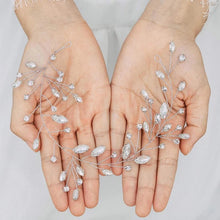 Load image into Gallery viewer, Tocado Novia Bohemio. Tiaras Joya. Modelo Florette. Envio gratuito!