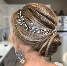 Load image into Gallery viewer, Tocado Novia Bohemio. Tiaras Joya. Modelo Florette. Envio gratuito!