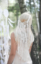 Cargar imagen en el visor de la galería, Tocado/Velo  Novia Boho Chic. Tocado Boho Etnico con macramé. Envio gratuito!