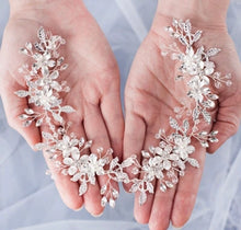 Load image into Gallery viewer, Tocado Novia Bohemio. Tiaras Joya. Modelo Esperia. Envio gratuito!