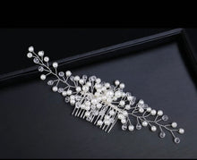 Load image into Gallery viewer, Tocado Novia Bohemio. Tiaras Joya. Modelo Esperia. Envio gratuito!