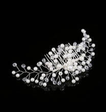 Load image into Gallery viewer, Tocado Novia Bohemio. Tiaras Joya. Modelo Esperia. Envio gratuito!