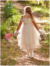 Load image into Gallery viewer, OUTLET VESTIDO COMUNION. 50% DESCUENTO. MODELO ROUSE.