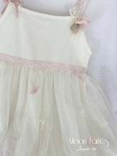 Cargar imagen en el visor de la galería, Pijama Lenceria niña. Regalos Comunión. Modelo TANIA. Reina de las Hadas.