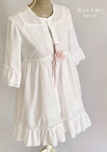 Cargar imagen en el visor de la galería, Bata Lenceria Niña. Regalos Comunión. Modelo Halia. Hada del Estilo.