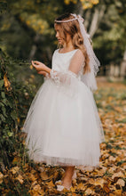 Cargar imagen en el visor de la galería, Vestido Comunión, Arras o Fiesta. Modelo HELGA . 'Hada de las nubes'
