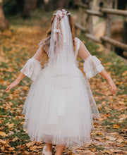 Cargar imagen en el visor de la galería, Velo Comunión. Modelo ELGA. Hada de las Nubes.