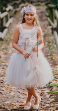 Cargar imagen en el visor de la galería, Vestido Comunión, Arras o Fiesta. Modelo IRIA . 'Hada de las Violetas'
