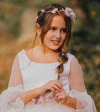 Cargar imagen en el visor de la galería, Vestido Comunión, Arras o Fiesta. Modelo HELGA . 'Hada de las nubes'