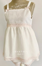 Cargar imagen en el visor de la galería, Pijama corto niña. Regalos Comunión. Modelo Perlas.