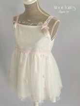 Cargar imagen en el visor de la galería, Pijama Lenceria niña. Regalos Comunión. Modelo TANIA. Reina de las Hadas.