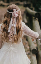 Cargar imagen en el visor de la galería, Corona de Arras . Complementos Comunión. Brighid. (Hada de la luz)