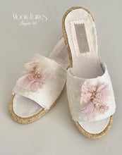 Cargar imagen en el visor de la galería, Zapatillas Lenceria. Modelo HALIA. Hada del Estilo.