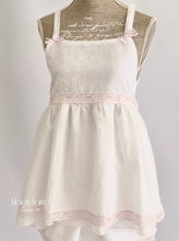 Cargar imagen en el visor de la galería, Zapatillas Lenceria. Modelo GRETHEL . Hada de las Perlas.