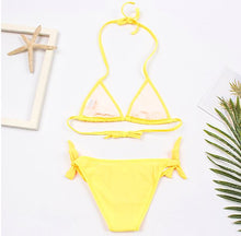 Load image into Gallery viewer, Bikini Niña. Modelo Olas. Regalos Comunión.