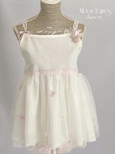 Cargar imagen en el visor de la galería, Pijama Lenceria niña. Regalos Comunión. Modelo TANIA. Reina de las Hadas.