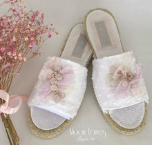 Cargar imagen en el visor de la galería, Zapatillas Lenceria. Modelo HALIA. Hada del Estilo.