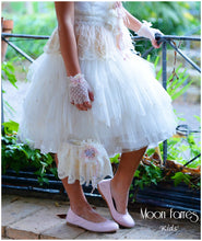 Cargar imagen en el visor de la galería, Vestido Comunión, Arras o Fiesta. Modelo TETHUAN . Hada de las plumas.