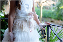 Cargar imagen en el visor de la galería, Vestido Comunión, Arras o Fiesta. Modelo TETHUAN . Hada de las plumas.