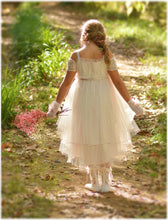 Cargar imagen en el visor de la galería, Vestido Comunión, Arras o Fiesta. Modelo ROUSE. Hada de los sueños.