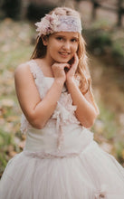 Cargar imagen en el visor de la galería, Vestido Comunión, Arras o Fiesta. Modelo IRIA . 'Hada de las Violetas'