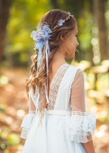 Cargar imagen en el visor de la galería, Corona de Comunión, Arras o Ceremonia. Modelo HEREA 'Hada del Cielo'