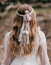 Cargar imagen en el visor de la galería, Vestido Comunión, Arras o Fiesta. Modelo BRIGHID . 'Hada de la luz'