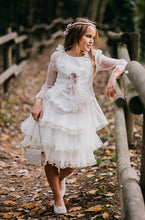 Cargar imagen en el visor de la galería, Vestido Comunión, Arras o Fiesta. Modelo BRIGHID . 'Hada de la luz'
