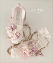 Cargar imagen en el visor de la galería, Tocado Turbante de niña para Comunión, Arras o Ceremonia. Modelo NUBE