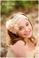 Cargar imagen en el visor de la galería, Turbante Tocado de niña para Comunión o Ceremonia. Modelo VERA