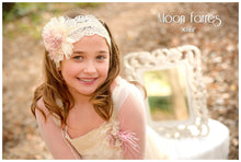 Load image into Gallery viewer, VENDIDO !! Vestido-Conjunto de Comunión o Fiesta. Modelo VERA. Hada del tiempo.