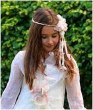 Cargar imagen en el visor de la galería, Tocado Corona de Comunión, Arras o Ceremonia. Modelo TETUAN