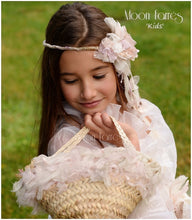 Cargar imagen en el visor de la galería, Tocado Corona de Comunión, Arras o Ceremonia. Modelo TETUAN