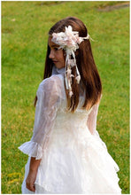 Cargar imagen en el visor de la galería, Tocado Corona de Comunión, Arras o Ceremonia. Modelo TETUAN
